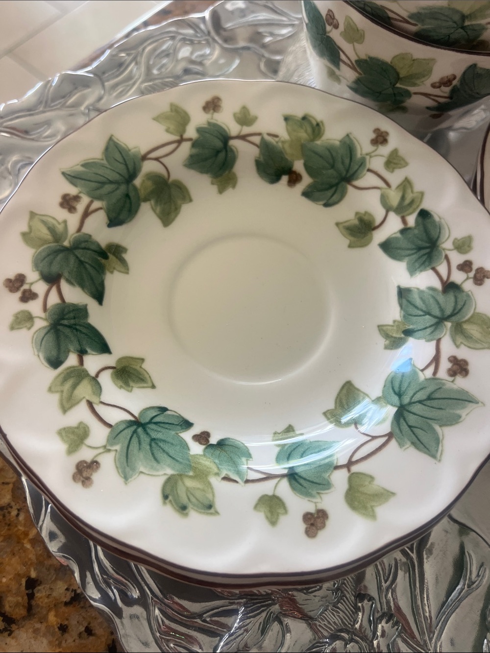 Set of 6 Nikko casual living Greenwood ivory pattern, tea, cups, and saucers - Picture 3 of 7